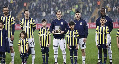 Depremzede çocuklar Fenerbahçe - Kayserispor maçında ağırlandı