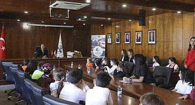 DEÜ Rektörü Hotar, DEÜ'nün başarılı miniklerini ağırladı