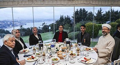 Diyanet İşleri Başkanı Erbaş, İstanbul'da şehit yakınları ve gazilerle iftarda buluştu