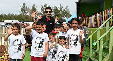 Eğitici aktivitelerle donatılmış gezici tırı deprem bölgesinde çocuklar ve gençlerle buluşacak