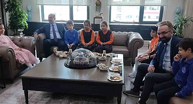 Emniyet Müdürü Aktaş, koltuğunu Şehit Polis Mehmet Hüseyin Balta'nın Kızı, Feyza Balta'ya devretti