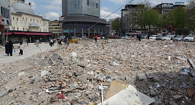 Enkaz Kaldırma Çalışmalarında Sona Gelindi   