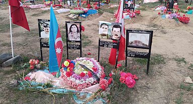 Ermeniler, Karabağ'da bulunan Ağdam Cuma Camii'ne zarar verip ahır olarak kullanmış