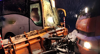 Erzincan'da Zincirleme Trafik Kazası: 8 Yaralı   