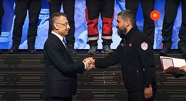 ESAY'a Üstün Fedakarlık Madalyası ve Nişanı