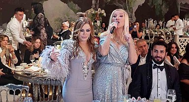 Eski Meclis Başkanı İsmail Kahraman düğüne katıldı