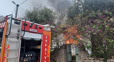 Bandırma'da Çıkan Ev Yangınında Maddi Hasar Meydana Geldi