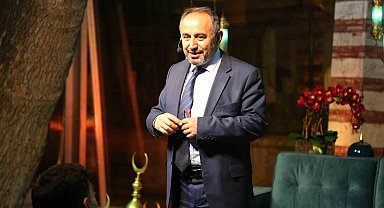  Eyüpsultan'da 'Türklerin Dini Serüveni' Söyleşisi Yapıldı