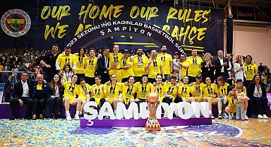 Fenerbahçe Kadın Basketbol Takımı'ndan çifte şampiyonluk