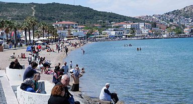 Foça'da bayram hareketliliği yaşanıyor