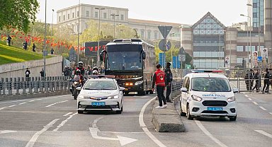 Galatasaray derbi için Dolmabahçe'ye ulaştı