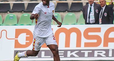 Göztepeli Mamah, ilk sezonunda tam not aldı