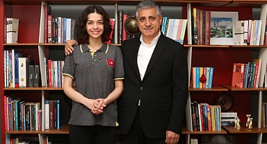 Harvard’a Bir Öğrenci Daha 