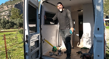 Hayali Olan Karavanı Kendi İmkanları İle Yapıyor