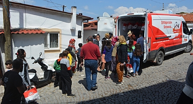 Hayırsever iş insanından 350 ihtiyaç sahibi çocuğa bayramlık desteği