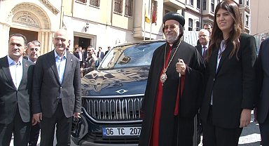 İçişleri Bakanı Süleyman Soylu Süryani Kadim Meryem Ana Kilisesi'ni ziyaret etti