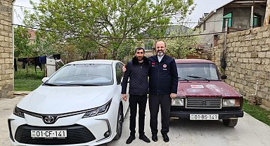 İhsan Açık, depremin simgelerinden olan Azerbaycanlı Server Beşirli'yi ziyaret etti