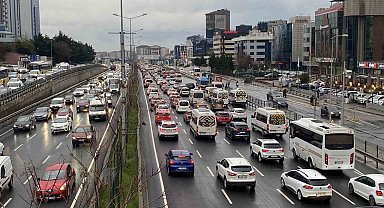 İstanbul Anadolu Yakası'nda trafik yoğunluğu yüzde 90'a ulaştı