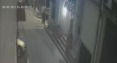 İstanbul'da dehşet anları: Babasına küfreden şahsı 5 yerinden bıçakladı