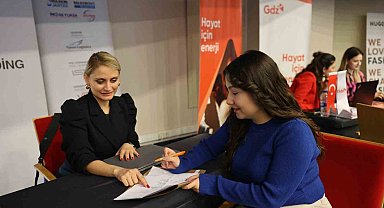 İzmir Ekonomili gençler, 37 firma ile buluştu