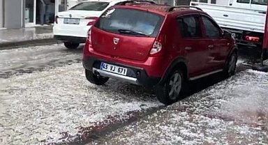 İzmir Menemen'de dolu yağışı etkili oldu