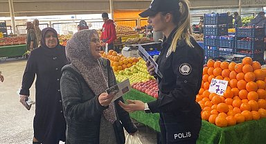 İzmir polisi pazar yerinde vatandaşları bilgilendirdi
