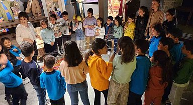 İzmir'de 'Anadolu Masalları Atölyeleri' Devam Ediyor