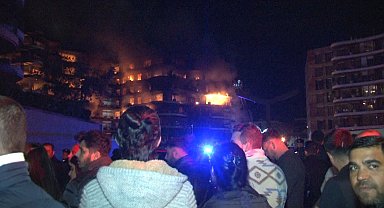 İzmir'de Folkart Sitesi'nde Büyük Yangın Devam Ediyor