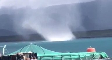 İzmir'de korkutan hortum kamerada