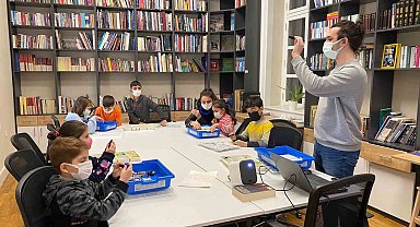 İzQ ve Kontak, geleceğin girişimcilerini yetiştirecek