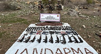 Jandarma, Cudi Dağı'nda çok sayıda mühimmat ve patlayıcı ele geçirdi