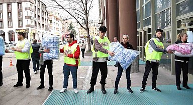 Kardeş Pakistan'dan anlamlı bağış
