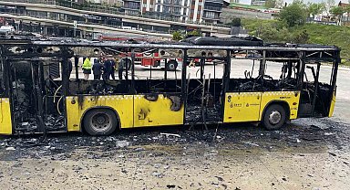 Kartal'da park halindeki İETT otobüsü alev alev yandı