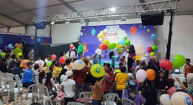 Kırıkhanlı çocukların bayram mutluluğu yüzlerine yansıdı