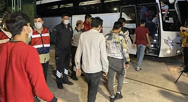  Kocaeli'de 96 Düzensiz Göçmen Sınır Dışı Edildi     
