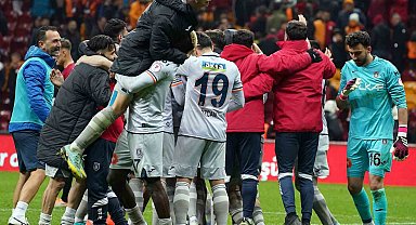 Medipol Başakşehir 3. kez Ziraat Türkiye Kupası'nda yarı finalde