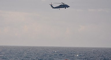 Mehmetçik, batan JOE-2 isimli ticari geminin personelini arama kurtarma faaliyetlerine destek oluyor