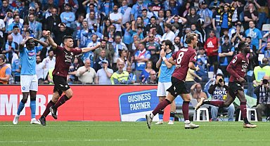 Napoli'nin şampiyonluğu haftaya kaldı