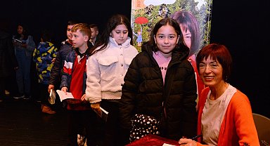 Nilüfer'de çocuklar kitabını okudukları yazarla buluştular