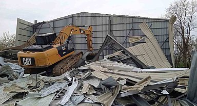 Nilüfer'de kaçak fabrikalar yıkıldı