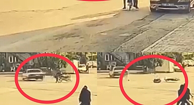 O anlar kamerada: Motosikletle otomobil çarpıştı, sürücü savruldu