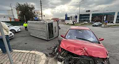    Otomobil İle Çarpışan Minibüs Yan Yattı: 1 Yaralı   