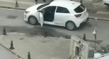 Pendik'te kadın sürücülerin yol verme kavgasında tekmeler havada uçuştu