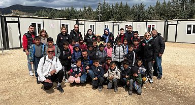 Polar oyuncaklar çocukların yüzünü gülümsetti