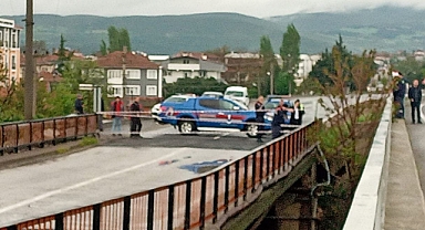 Sağanak yağışlar köprüye zarar verdi