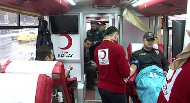 Şişli Emniyet Müdürlüğü ekipleri Kızılay'a kan bağışladı