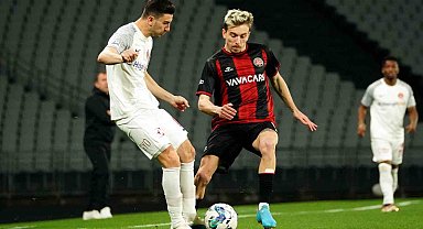 Spor Toto Süper Lig: Fatih Karagümrük: 0 - Ümraniyespor: 0