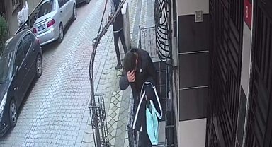 Sultangazi'de ilginç hırsızlık kamerada: Tespih sallayarak nöbet tuttu