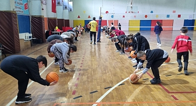 Susurluk’ta Ücretsiz Sanat ve Spor Kursları Devam Ediyor