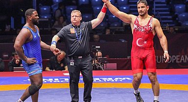 Taha Akgül ve Feyzullah Aktürk, Avrupa Güreş Şampiyonası'nda finalde